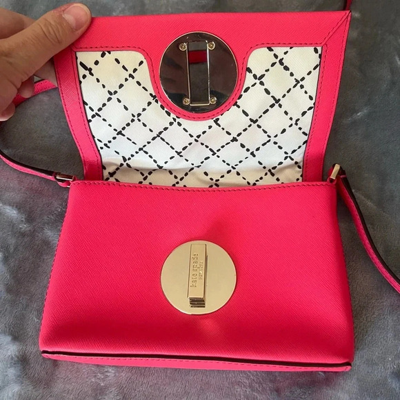 Kate Spade pink saffiano leather crossbody bag with turn lock NWOT - Picture 6 of 14